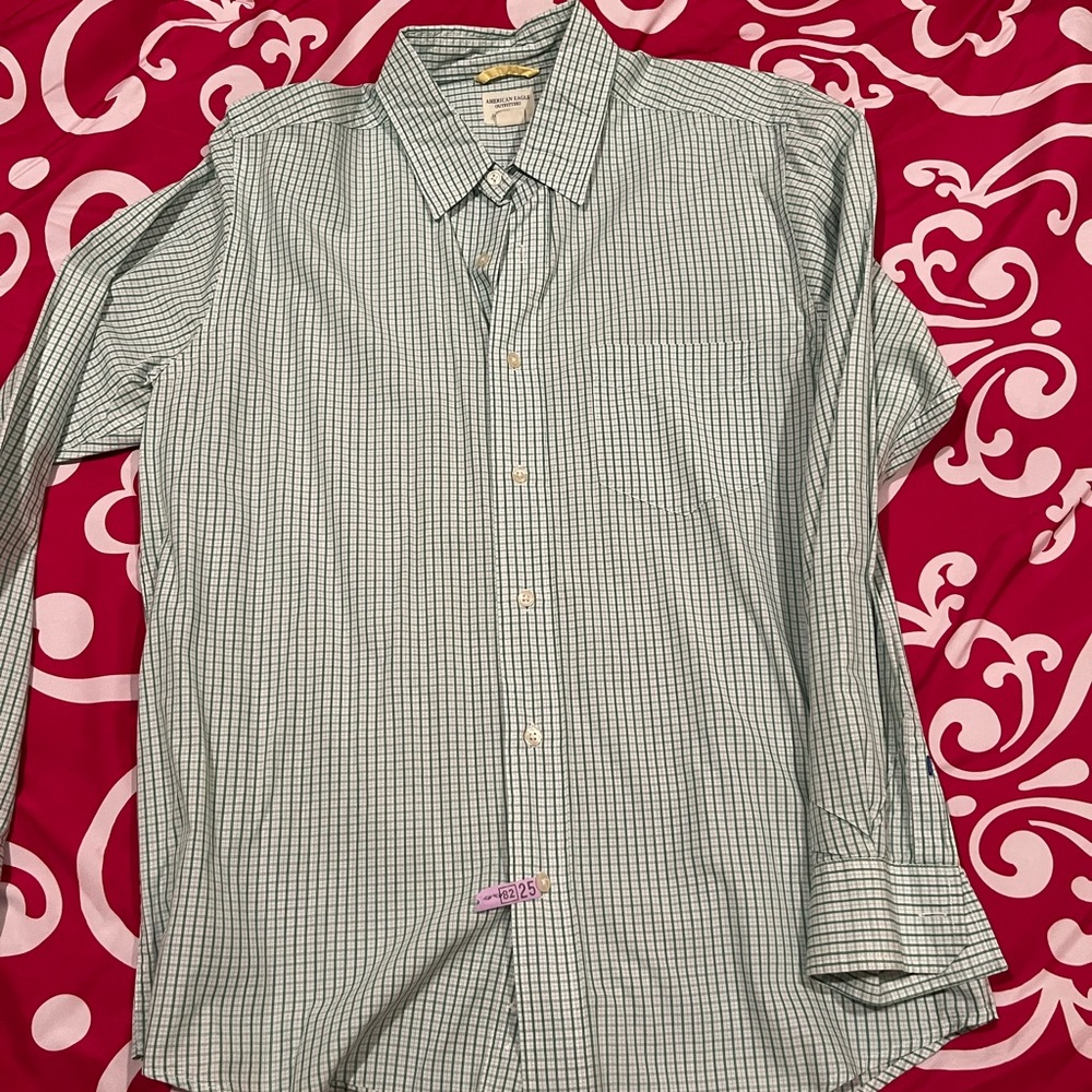Men’s medium American Eagle dress shirt